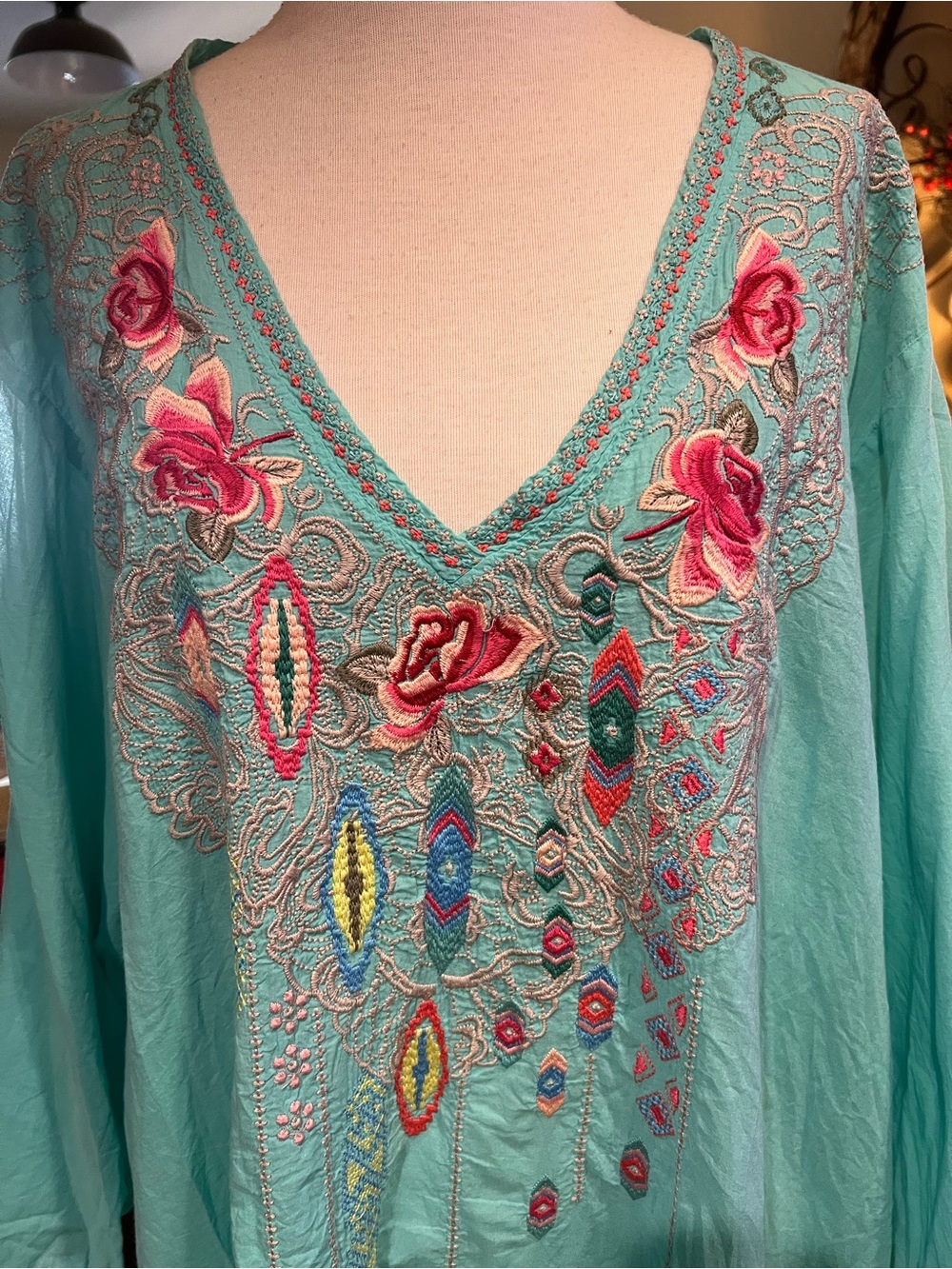Johnny Was Caribbean blue tunic featuring intricate pink floral embroidered 3X - Picture 3 of 9